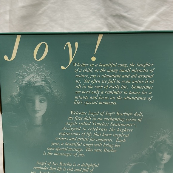 Angel of Joy Barbie - Picture 6 of 10